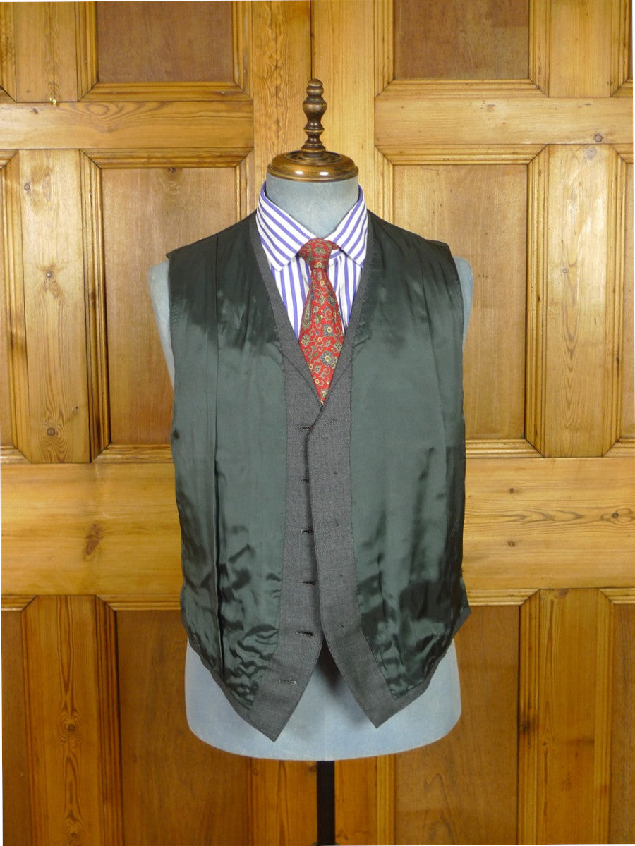 26/1006 immaculate 2000 dege savile row bespoke grey worsted wool 3-piece suit plus spare trouser 40 regular