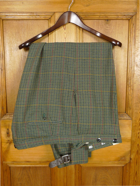 26/1015 goddards of norfolk bespoke green gun check tweed plus 4s 41-45