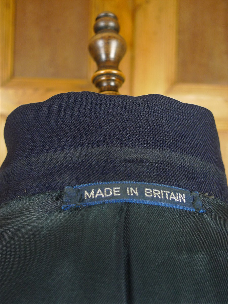 26/1044 vintage british bespoke heavyweight navy blue worsted d/b suit w/ yacht club buttons 46 short to regular