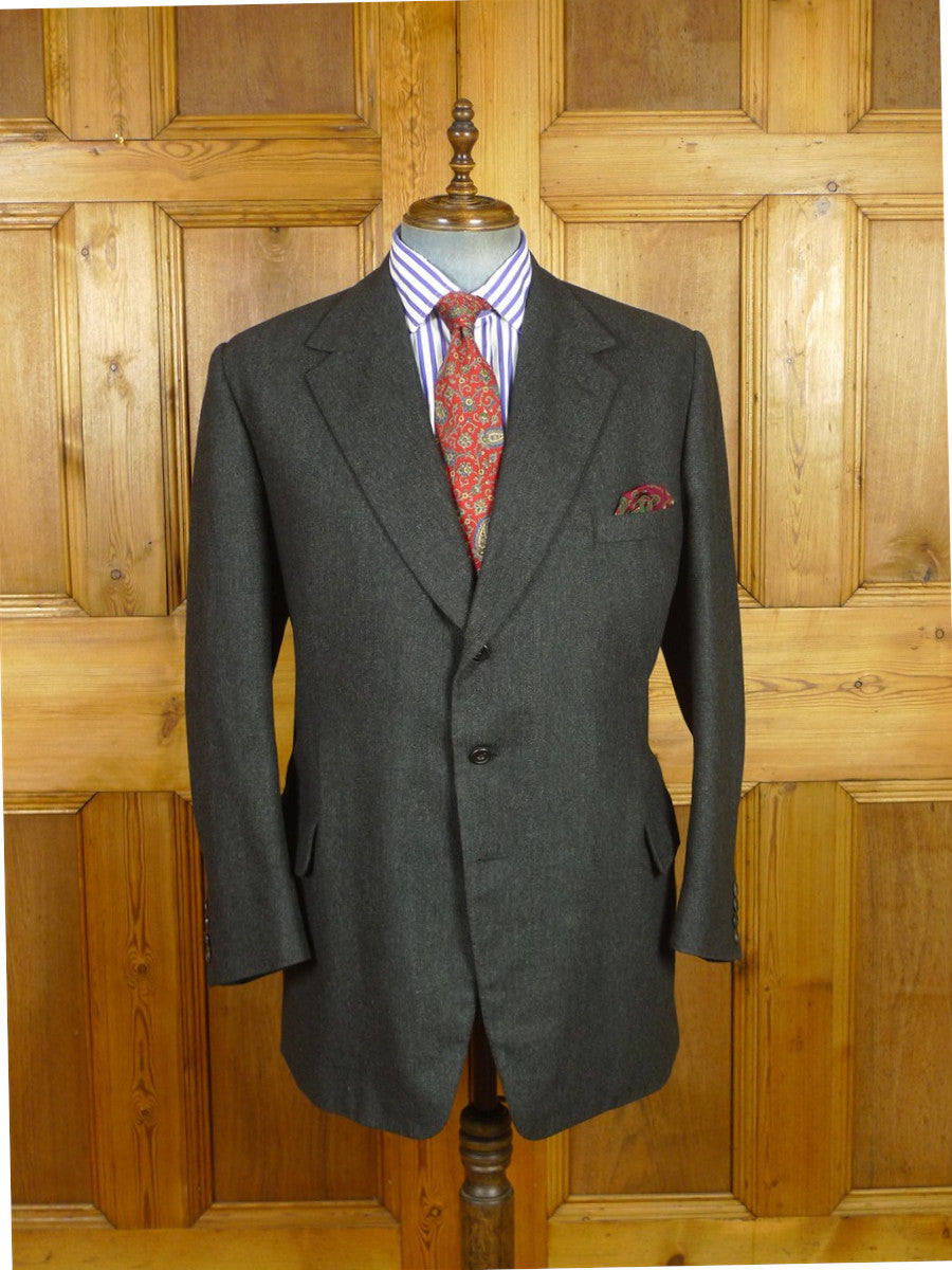 26/1043 dege & skinner 2011 savile row bespoke charcoal grey worsted flannel suit 46 regular