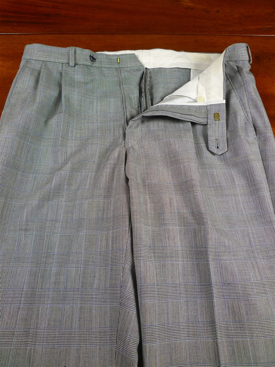 26/1105 Near immaculate daks jermyn street grey / blue prince of wales check wool suit 40 long