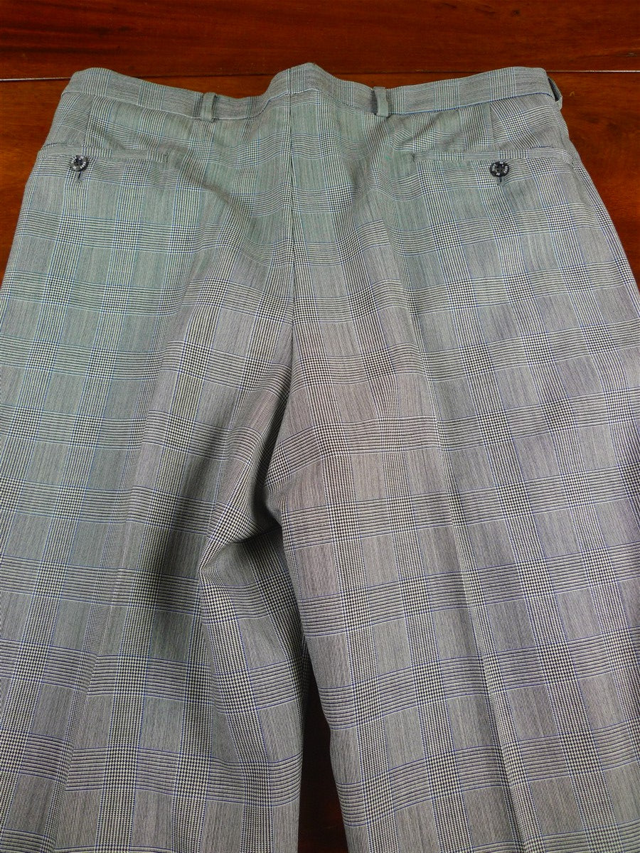 26/1105 Near immaculate daks jermyn street grey / blue prince of wales check wool suit 40 long