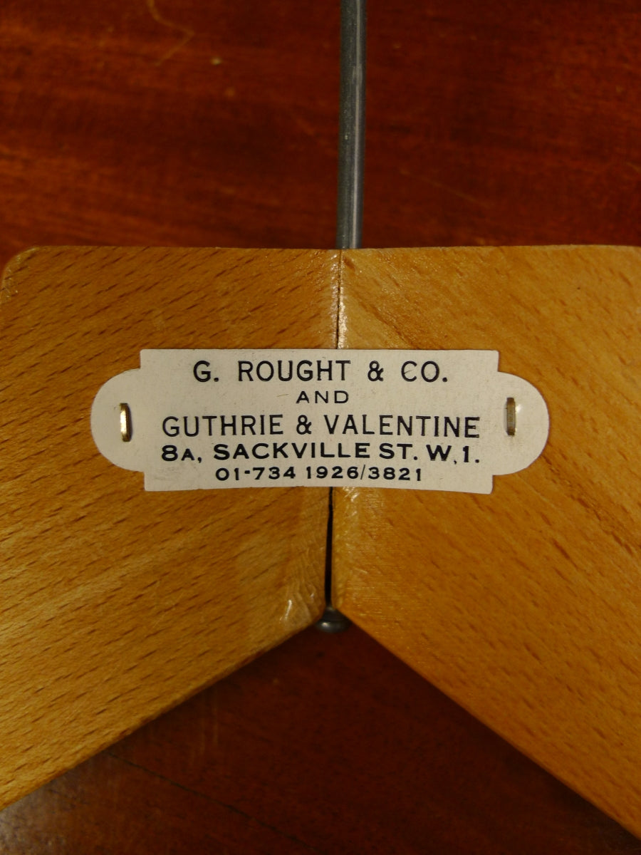 19/1620 vintage guthrie & valentine savile row bespoke wooden suit hanger
